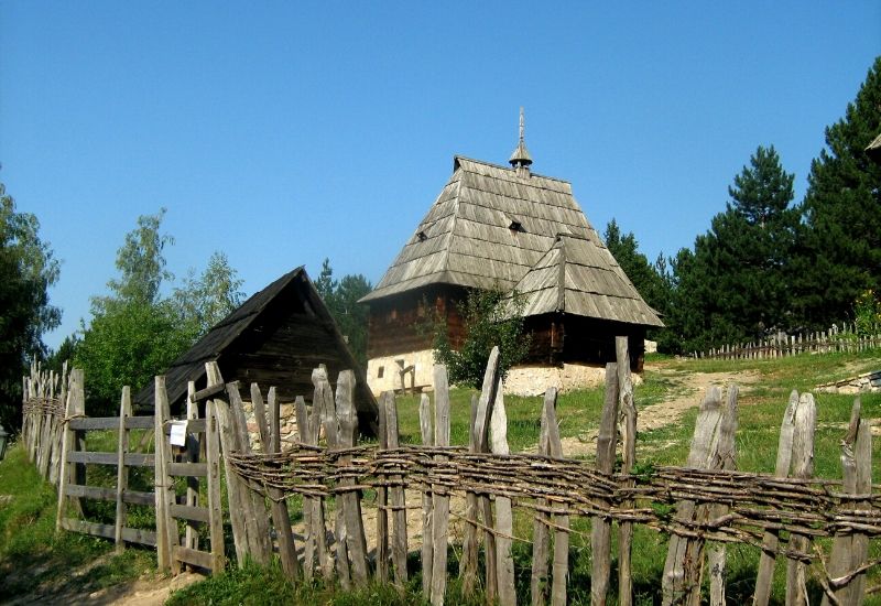 dobrocinitim sirogojno zeljane  kuca deca posebne potrebe