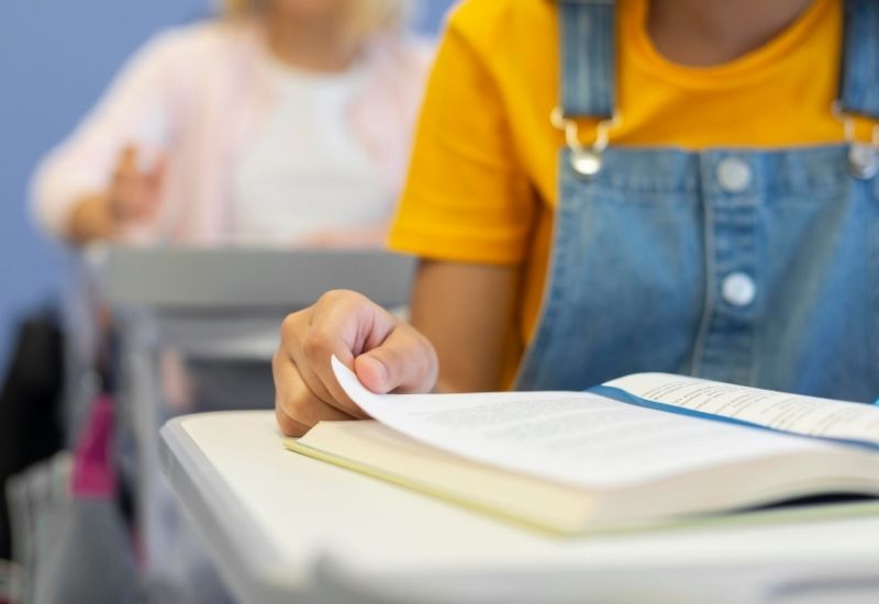 dobrocinitim djaci malosiste poklon elena dan davanja škola 